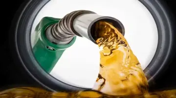 Why Pakistan Plans to Keep Petrol Prices High — Even If Global Oil Drops