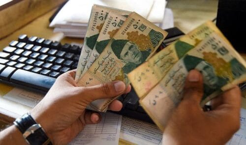 Pakistan Sets January 2028 Deadline to Eliminate Interest-Based Banking